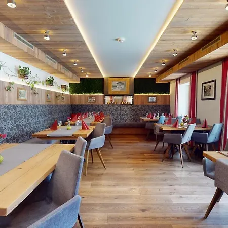 Daxer Hotell 3*